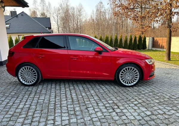 Audi A3 cena 58800 przebieg: 237802, rok produkcji 2015 z Kielce małe 191